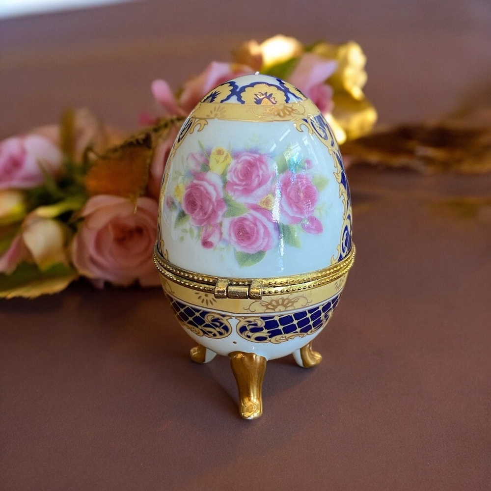 Vintage Vecceli Footed Porcelain Egg Trinket Box Rose Candle 4" - Picture 2 of 7